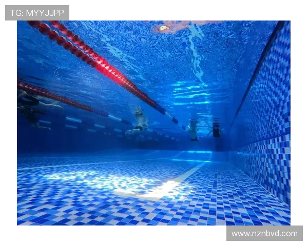 从泳池到巅峰游泳世界纪录背后的速度极限与人类突破科技训练革新